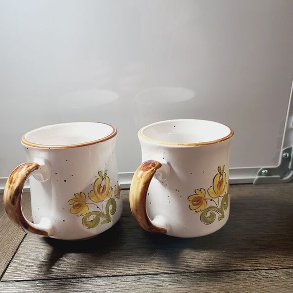 Vintage 1960s MCM Retro JP Casualstone Korea Yellow Floral Coffee Mugs Set 2 - Picture 4 of 9